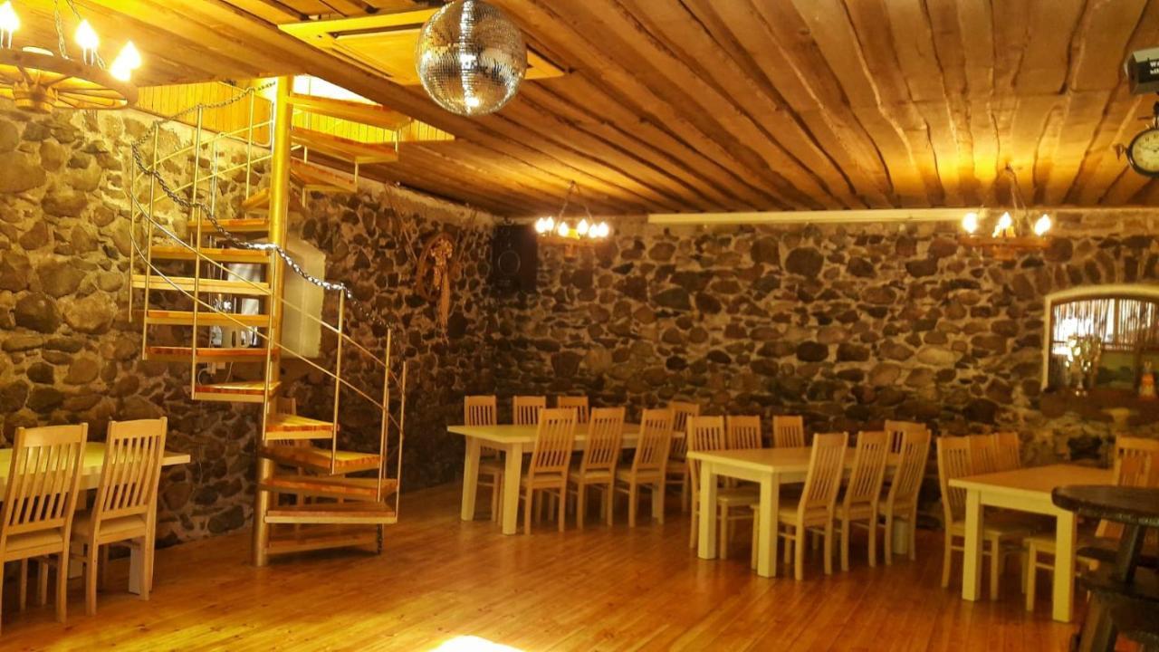 Hotel Viesu Nams Klanas Engure Exterior foto